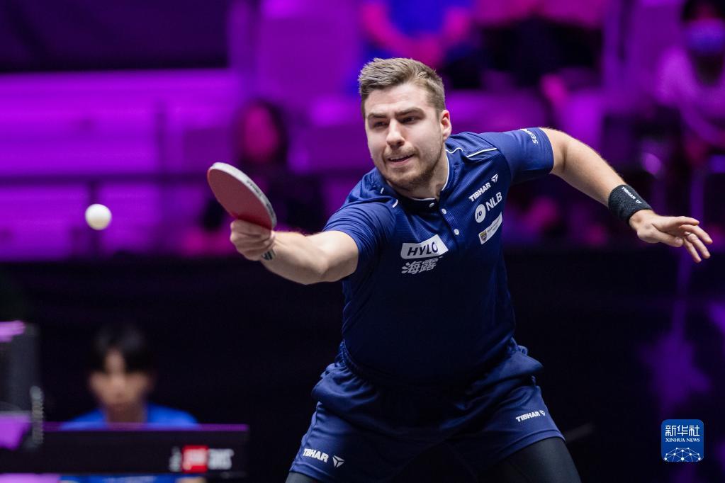 样的年轻球 样的年轻球